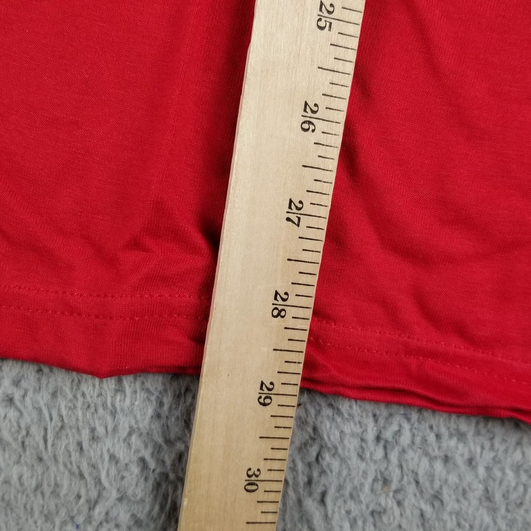 Fruit Of The Loom VINTAGE Fruit of the Loom T-Shirt Adult Large Red Pocket 90s Grunge 1994 USA Mens Size US L / EU 52-54 / 3 - 5 Thumbnail