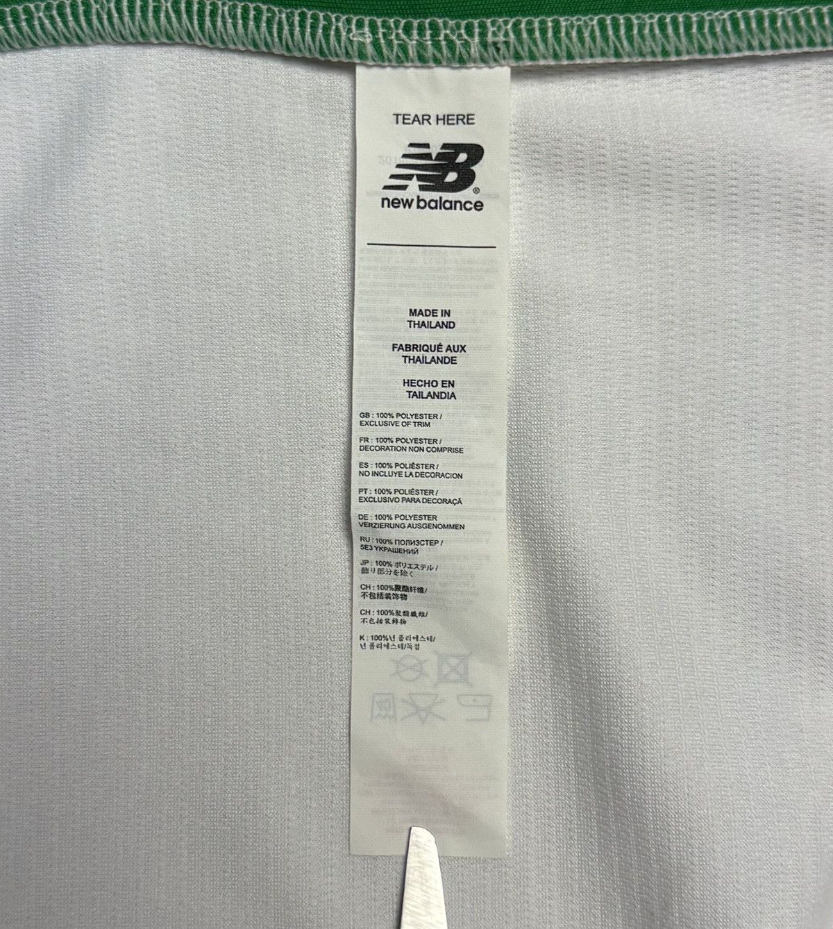 New Balance Ireland 2018 2019 Away Shirt Soccer Jersey New Balance Size US L / EU 52-54 / 3 - 13 Thumbnail