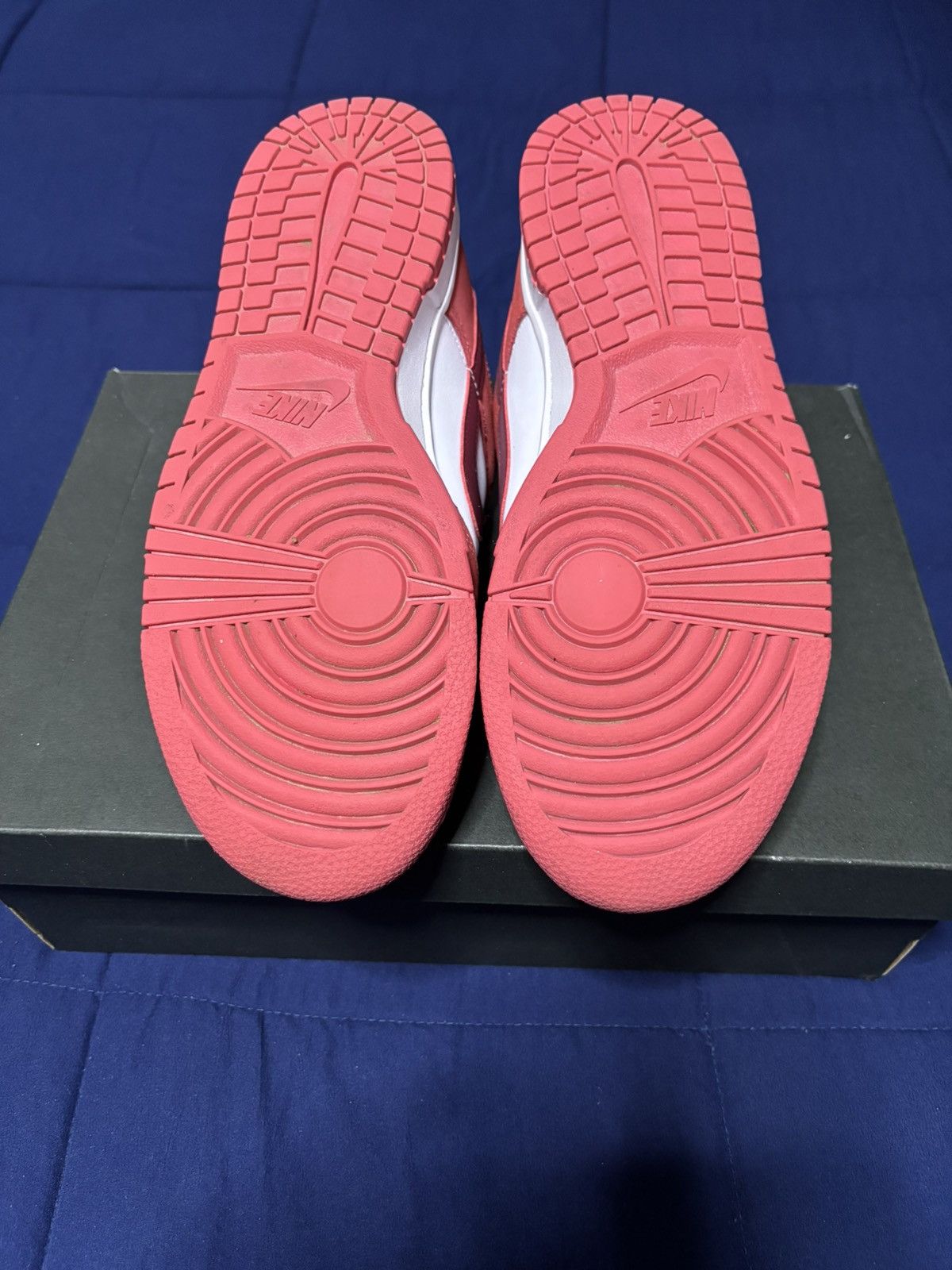 Nike Nike Dunk Low Valentines Day 2024 Size 8.5M/10W Size US 8.5 / EU 41-42 - 5 Thumbnail