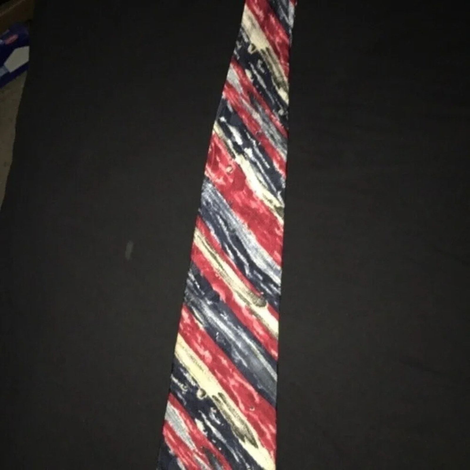 Halston III Halston III tie, 100% Italian silk Size ONE SIZE - 1 Thumbnail