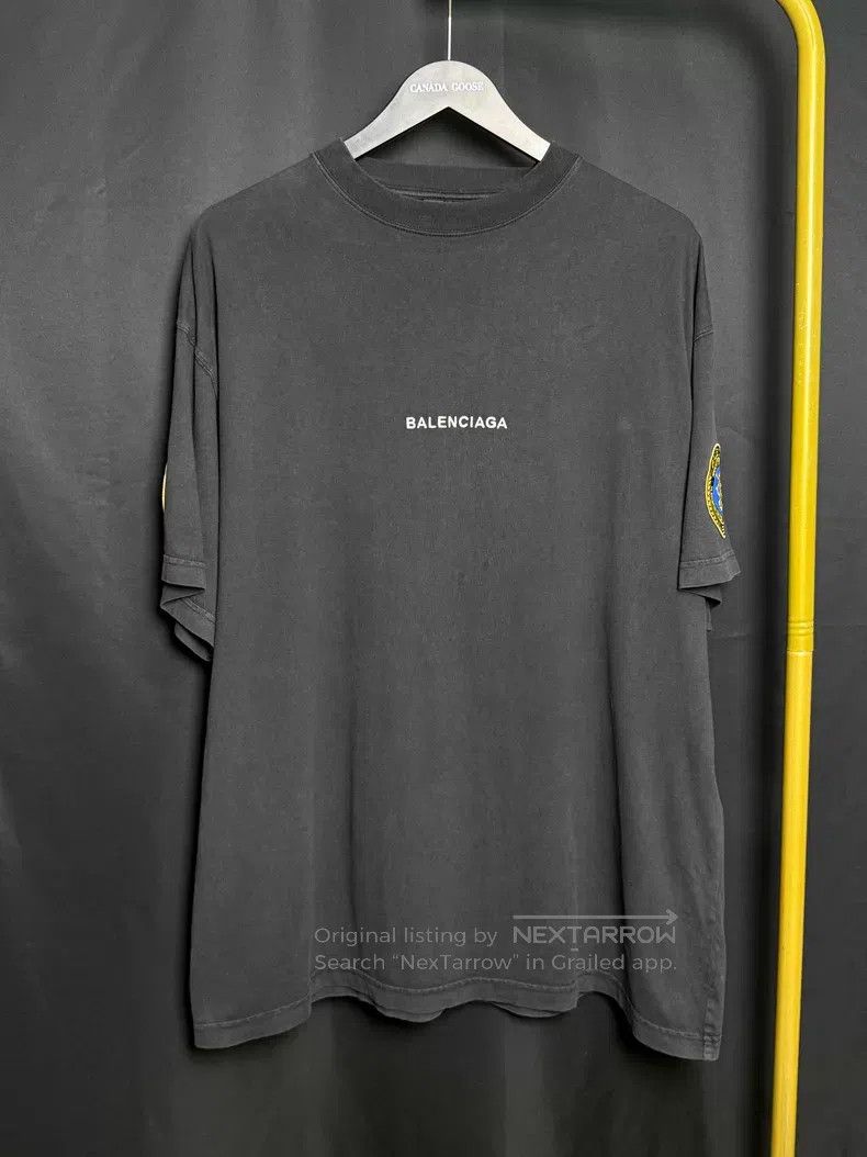 Balenciaga Balenciaga Lion Head Badge Short Sleeve T-Shirt Size US S / EU 44-46 / 1 - 1 Thumbnail