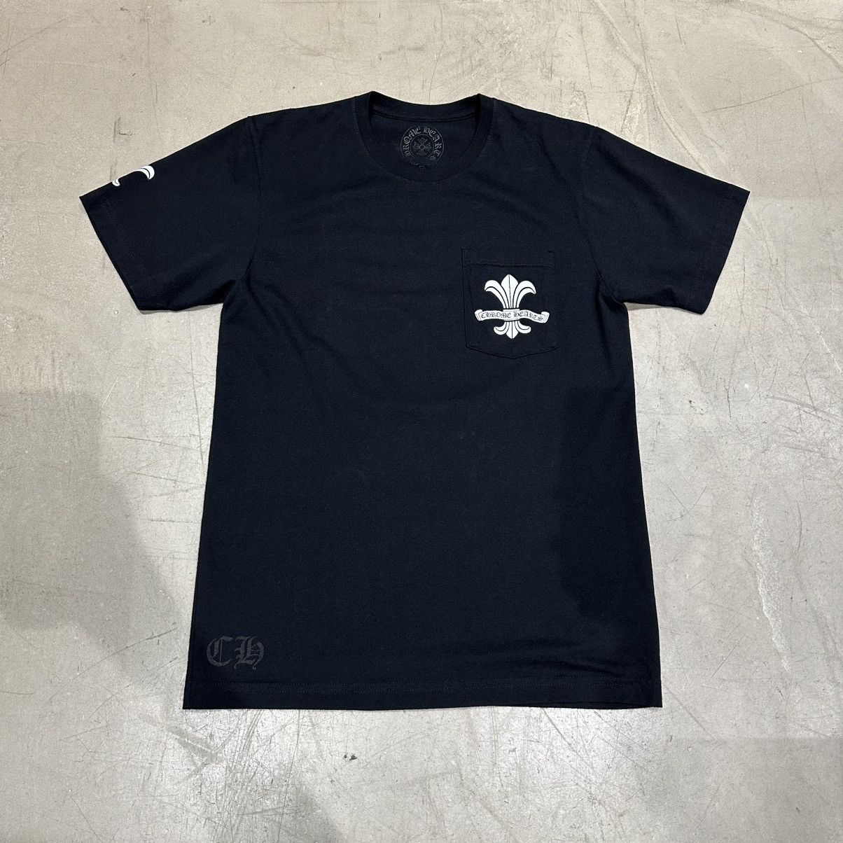 Chrome Hearts Chrome Hearts Fleur Logo Pocket T-shirt Size M Size US M / EU 48-50 / 2 - 1 Thumbnail