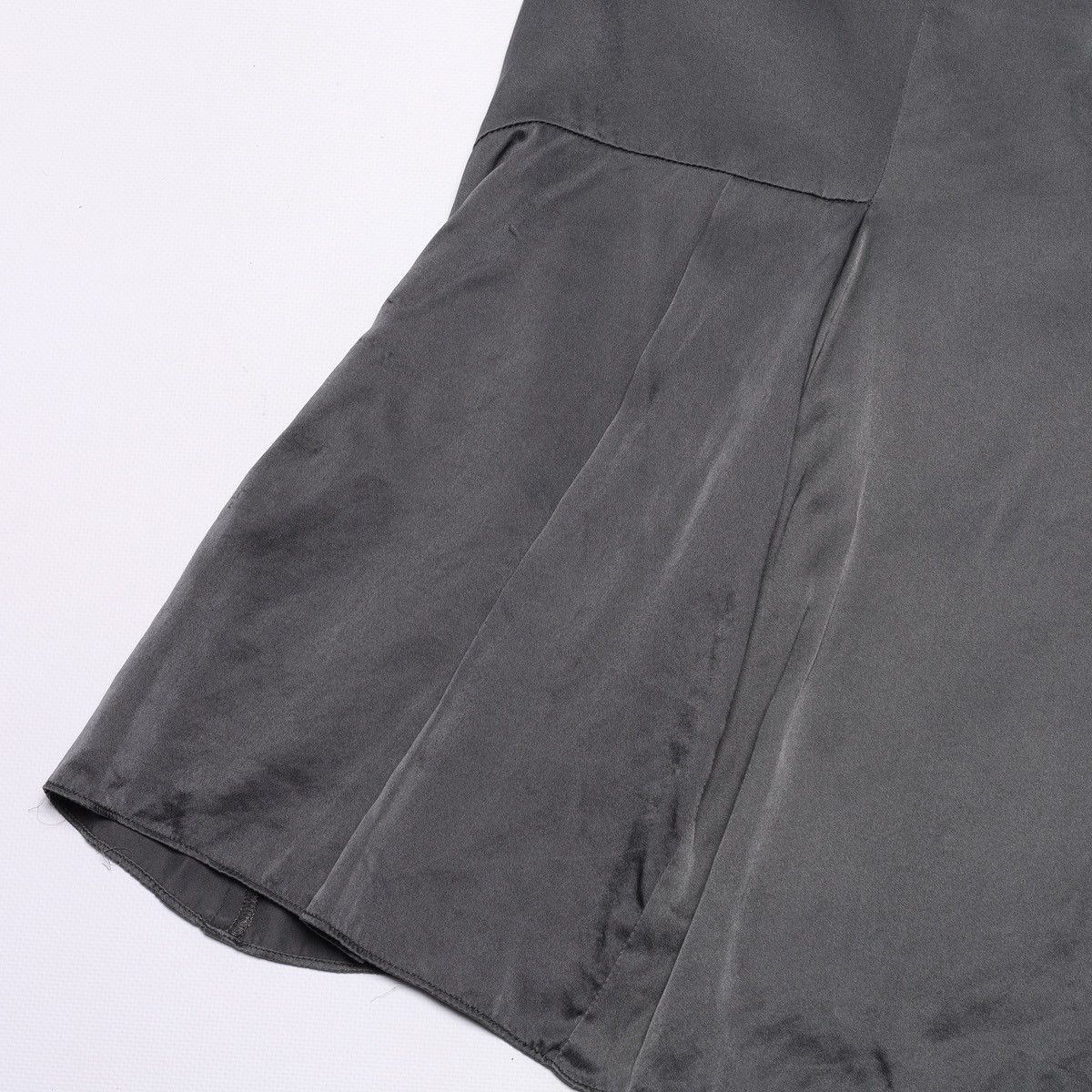 John Galliano Galliano Silk Mid Skirt Washed Grey with Brooch Size 27" / US 4 / IT 40 - 9 Thumbnail