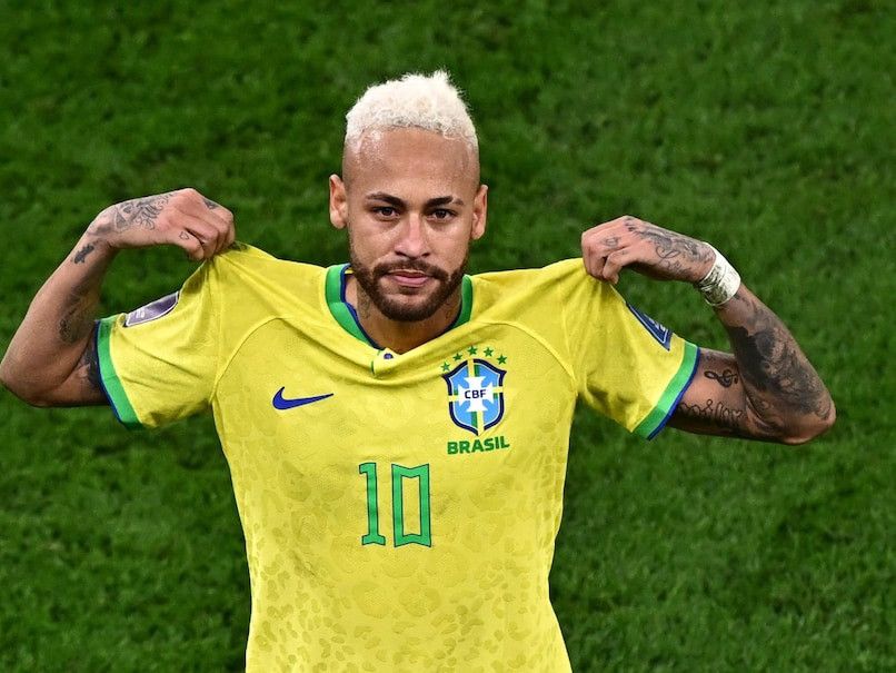 Nike Brazil 2022 WC Neymar Jr #10 home jersey Size US L / EU 52-54 / 3 - 8 Thumbnail