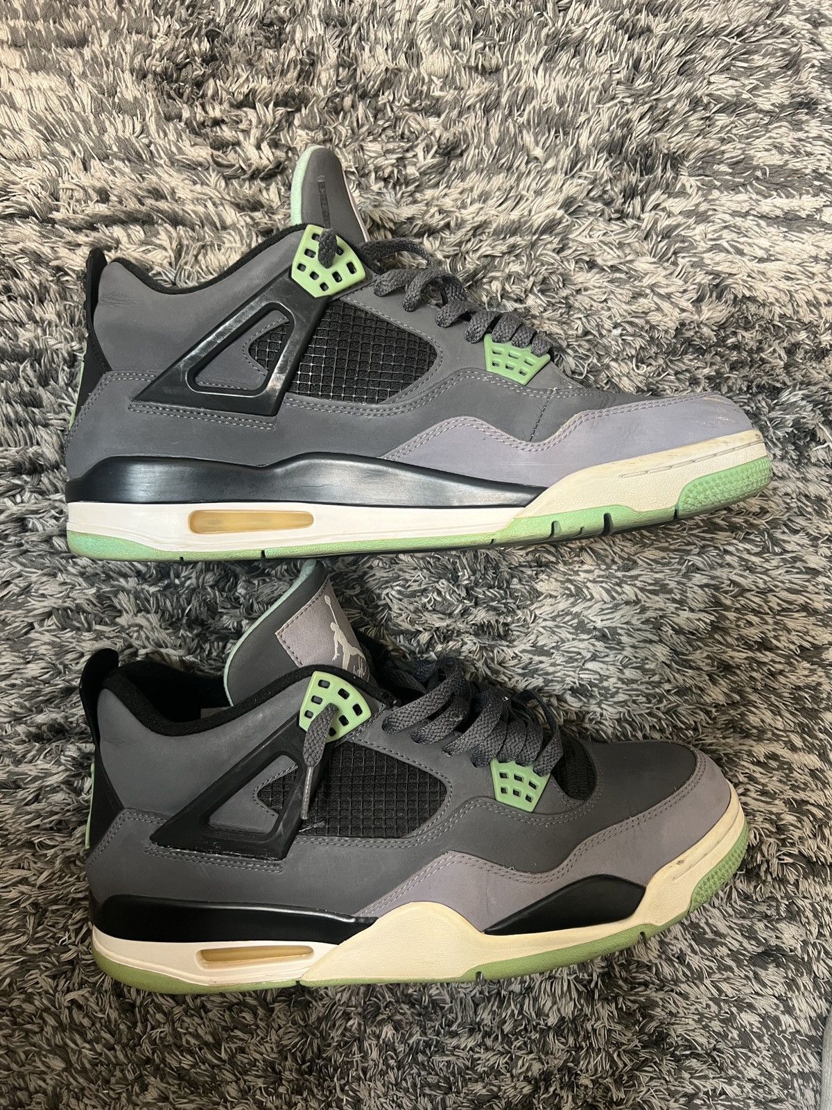 image of Jordan Brand 4 Green Glow Shoes in Gray/Green, Men's (Size 11)