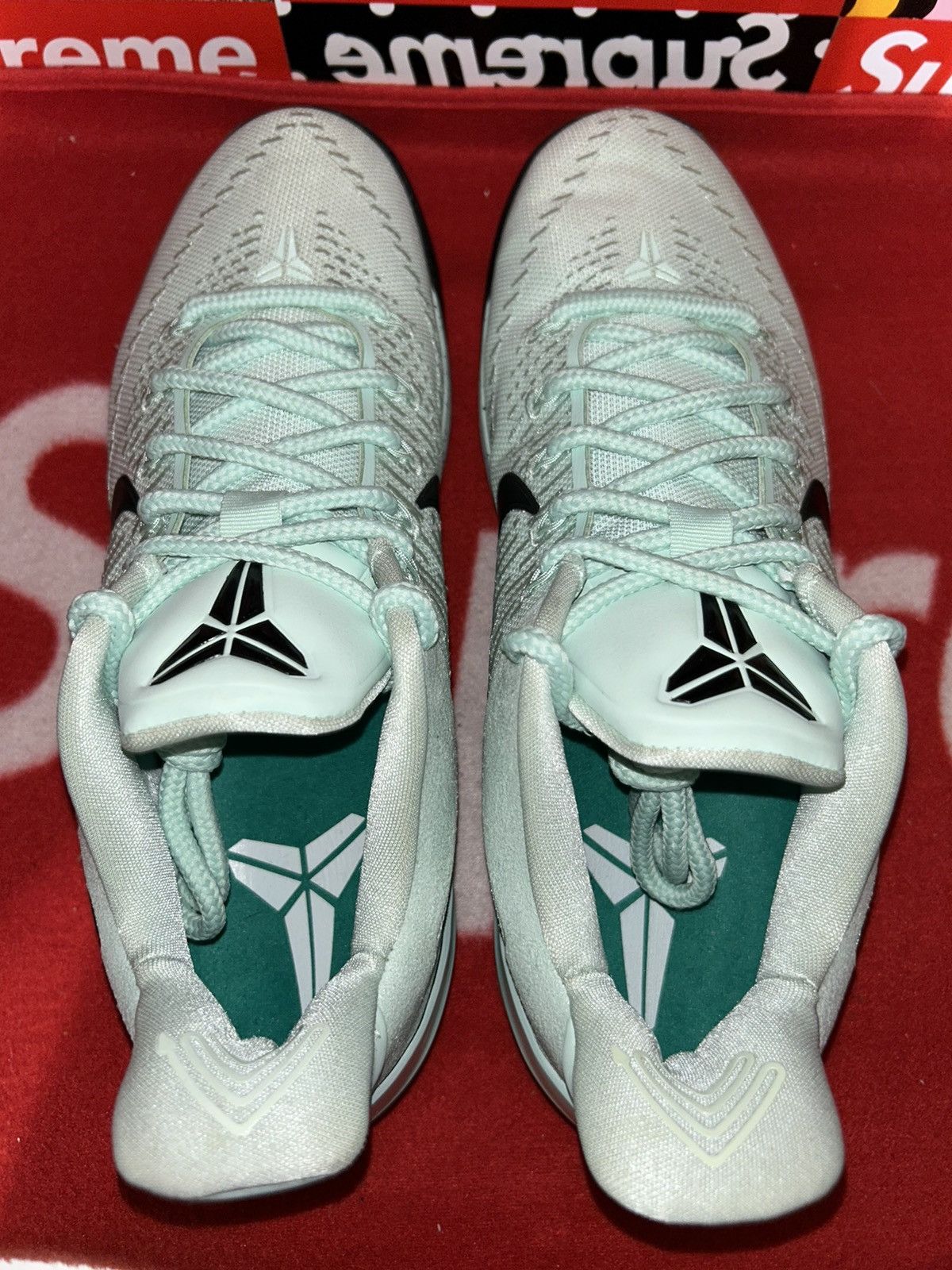 Nike Nike Kobe AD Igloo 2017 Mint Green 852425-300 size 13.5 VNDS Size US 13 / EU 46 - 4 Thumbnail