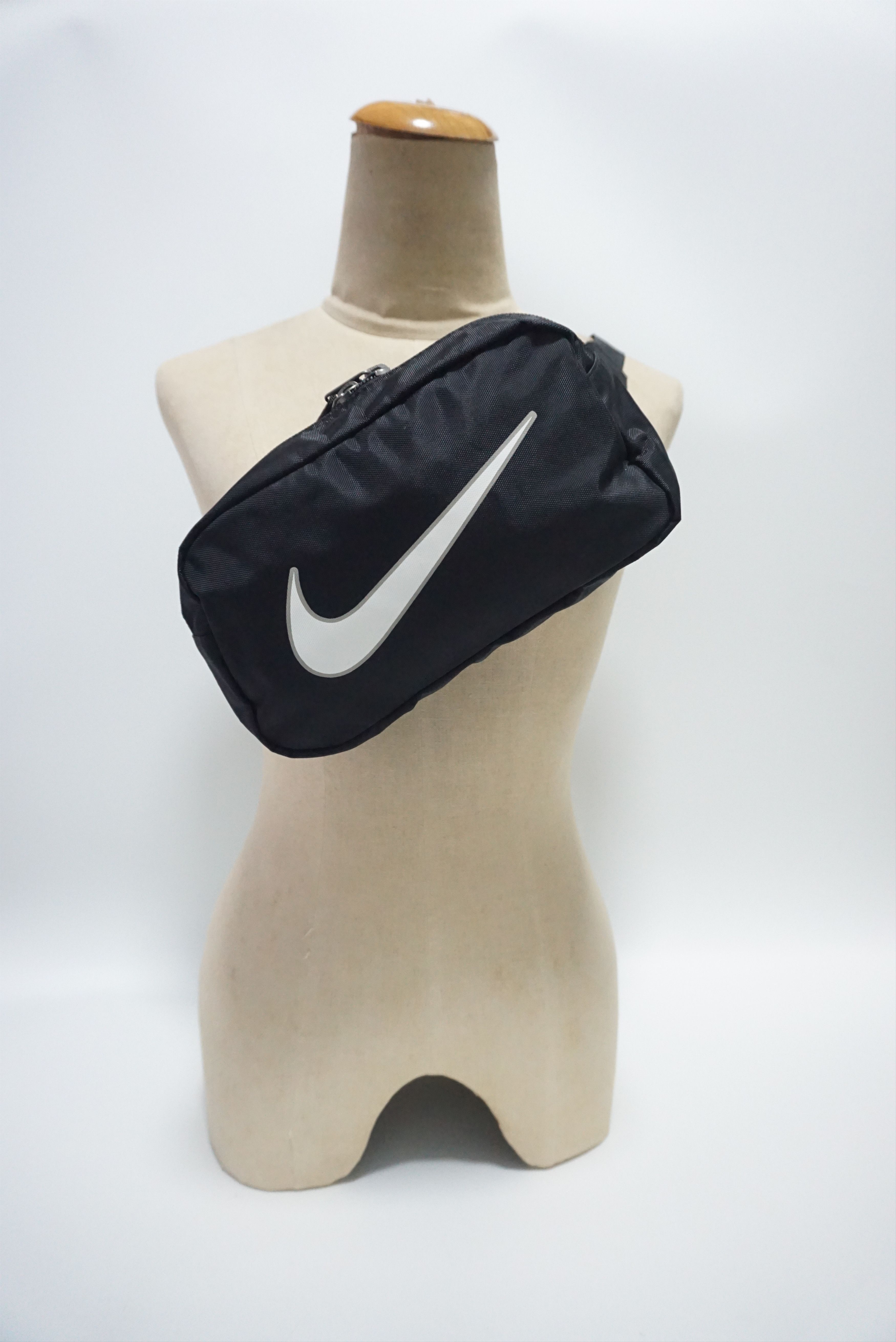 Nike × Vintage Vintage Nike Waist Bag Size ONE SIZE - 1 Thumbnail