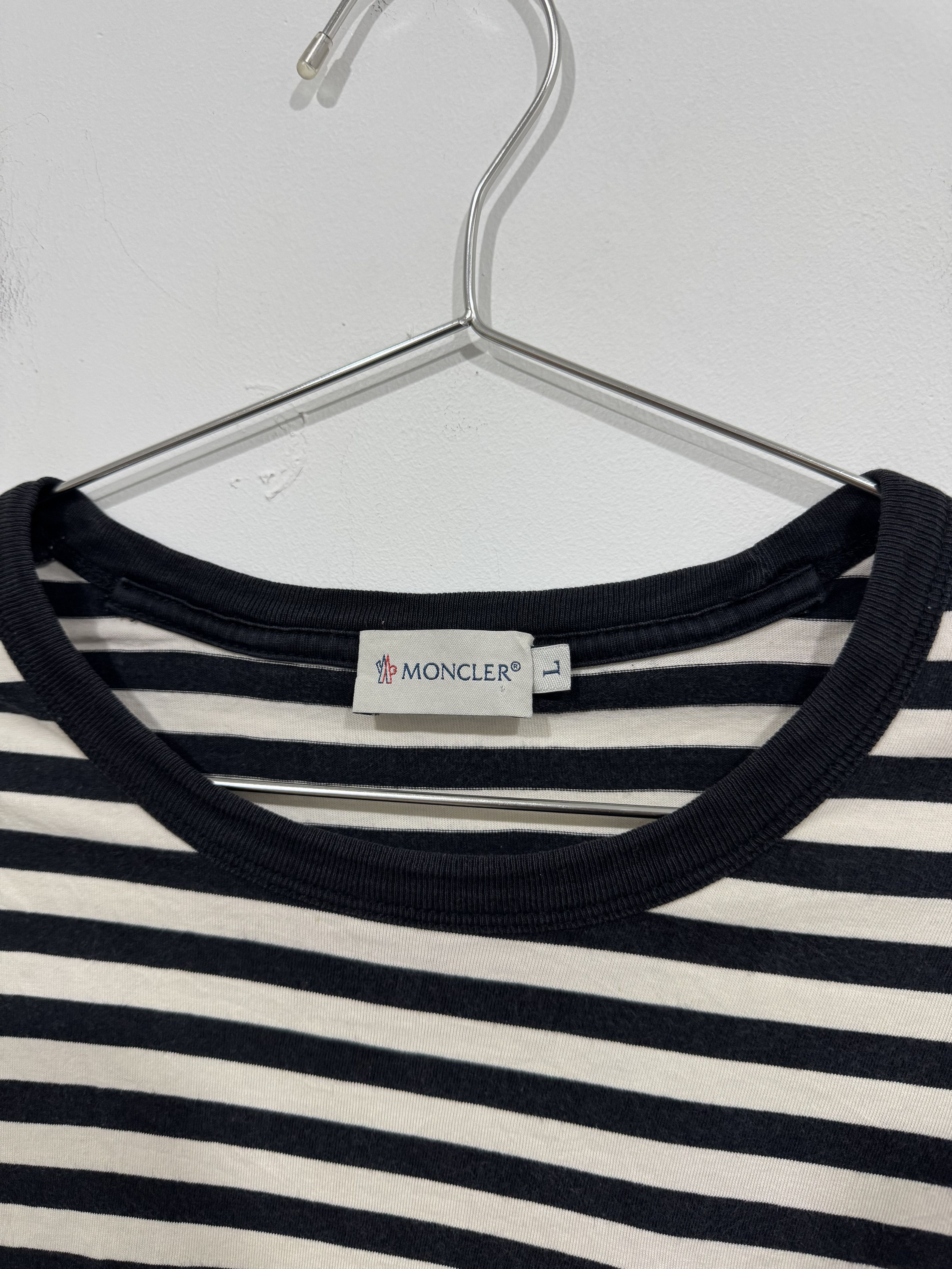 Moncler Moncler Tee Size US M / EU 48-50 / 2 - 6 Thumbnail