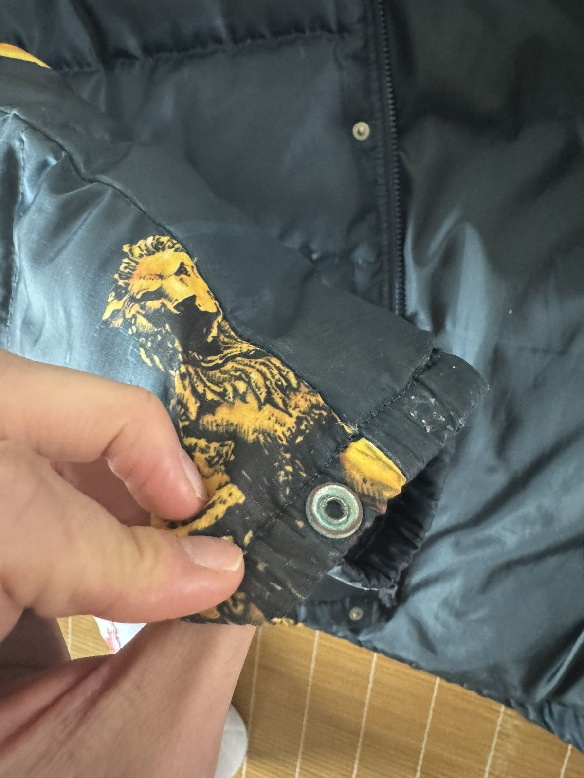 Supreme Lion design (goose down jacket) Size US M / EU 48-50 / 2 - 6 Thumbnail