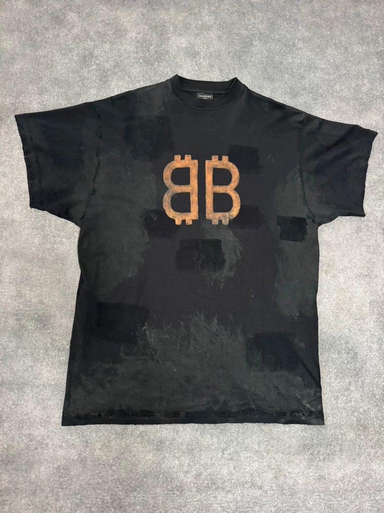 Balenciaga Balenciaga Bitcoin BB Print Short Sleeve Tee - dmc Size US XS / EU 42 / 0 - 1 Thumbnail