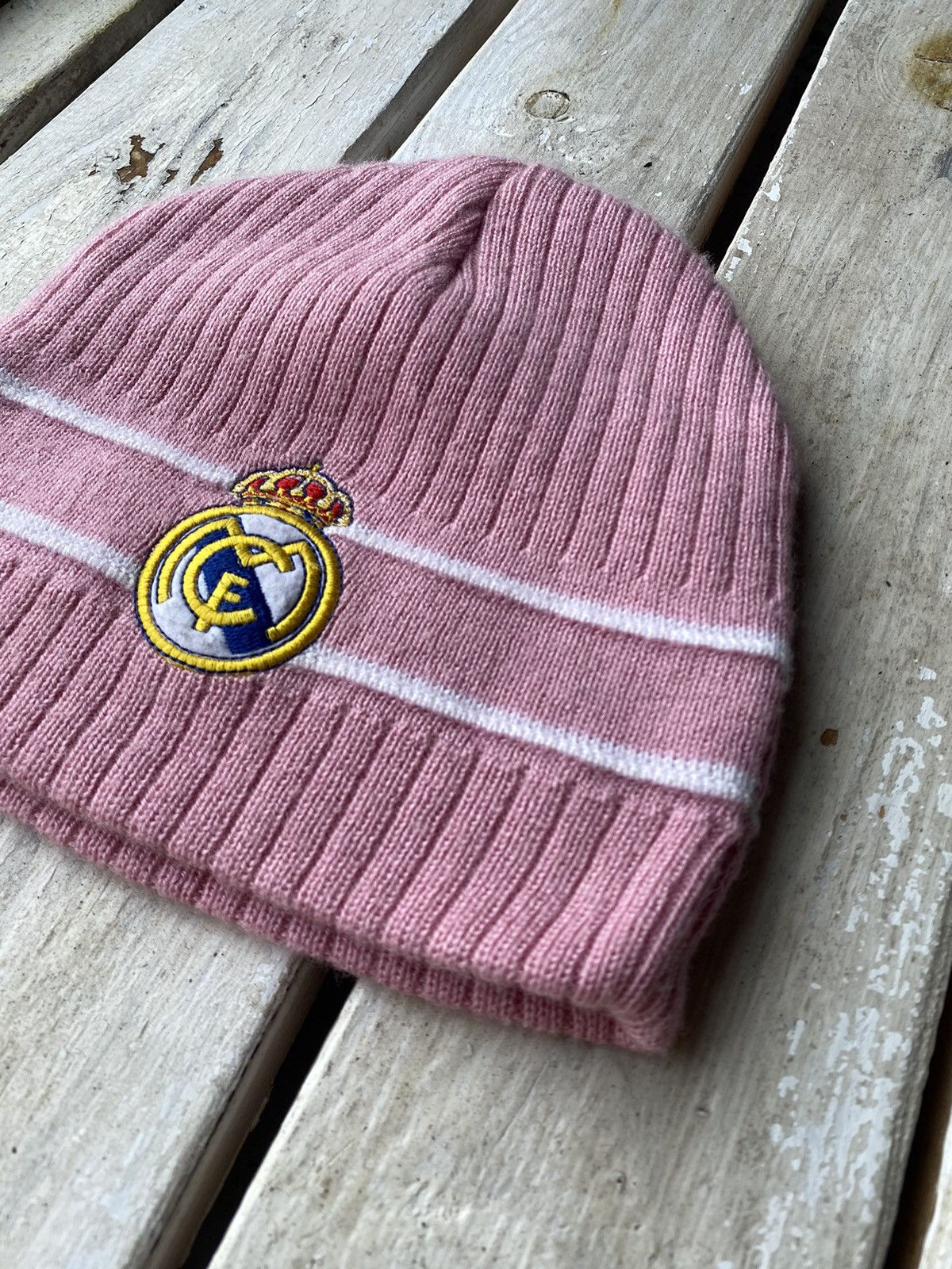 Vintage Real Madrid pink soccer japan style beanie hat Size ONE SIZE - 3 Thumbnail
