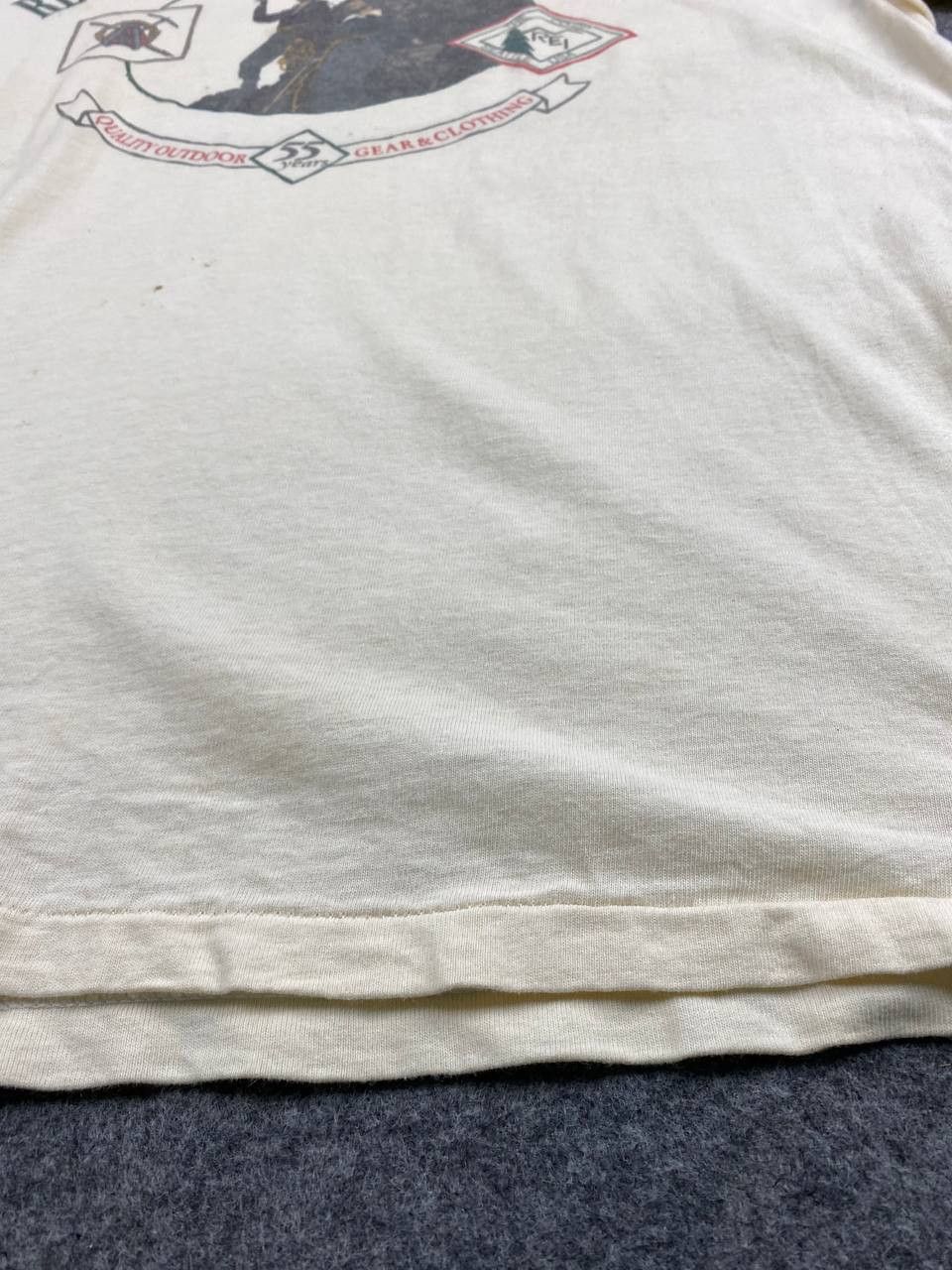 Vintage vintage recretional equipment inc outdoor clothing tee Size US L / EU 52-54 / 3 - 8 Thumbnail