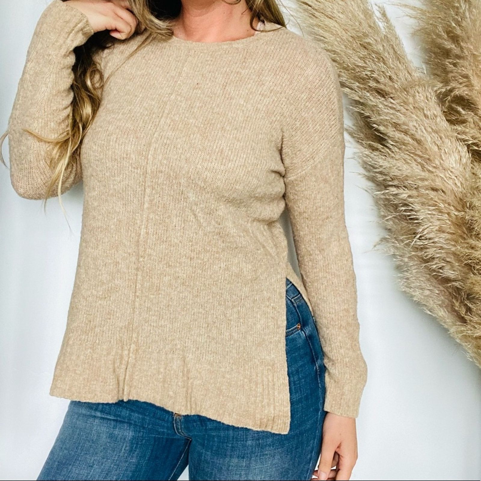 Loft ANN TAYLOR LOFT Cream Tan Beige Slit Pullover Knit Sweater Size S / US 4 / IT 40 - 2 Thumbnail
