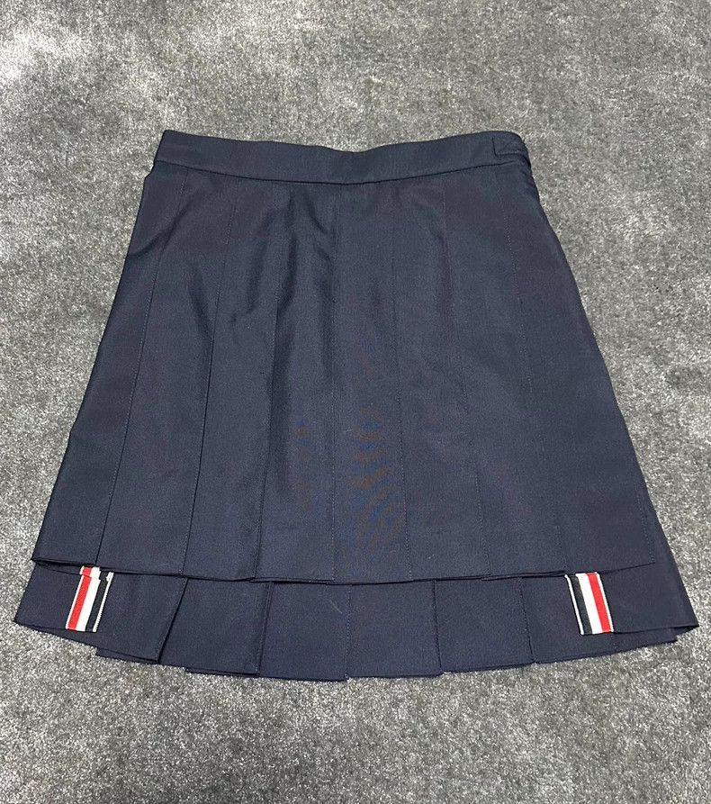 Thom Browne Thom BrowneNew school uniform dark blue pleated skirt shor Size 25" / US 0 / IT 36 - 1 Thumbnail