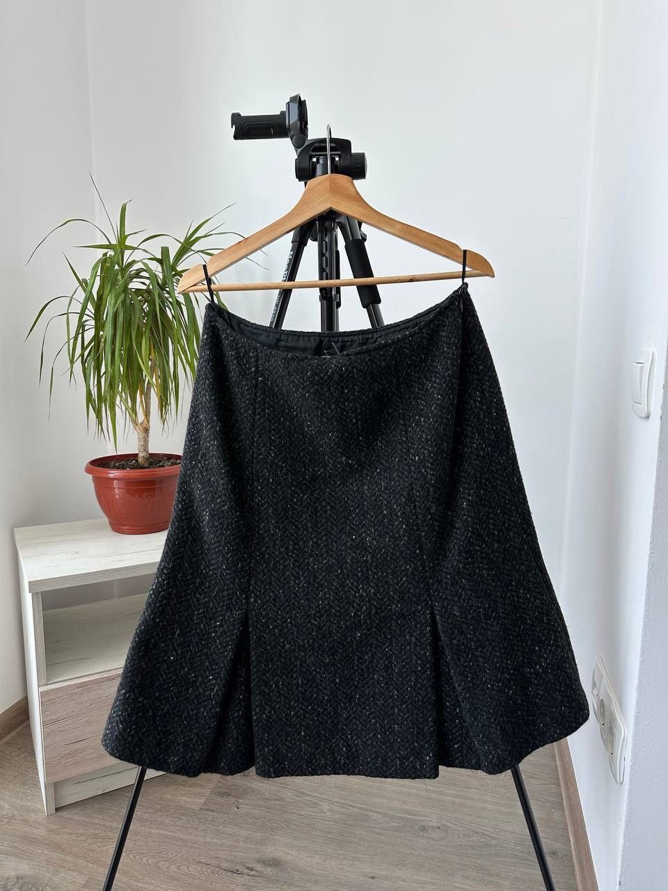 Max Mara × Vintage Vintage Max Mara Wool Rich Blend Gray Skirt Size 28" / US 6 / IT 42 - 1 Thumbnail