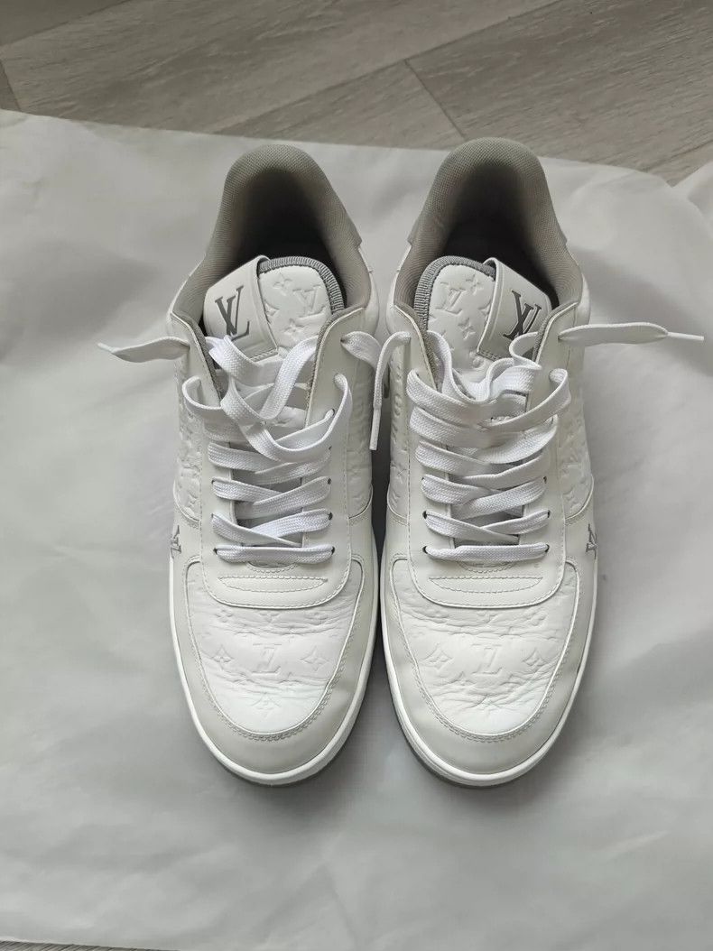 Louis Vuitton Louis Vuitton Little White Shoes Size US 8.5 / EU 41-42 - 2 Thumbnail