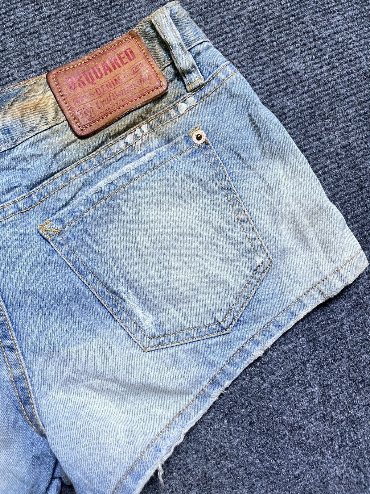Dsquared2 Dsquared2 distressed low-rise mini denim shorts Size 28" / US 6 / IT 42 - 9 Thumbnail