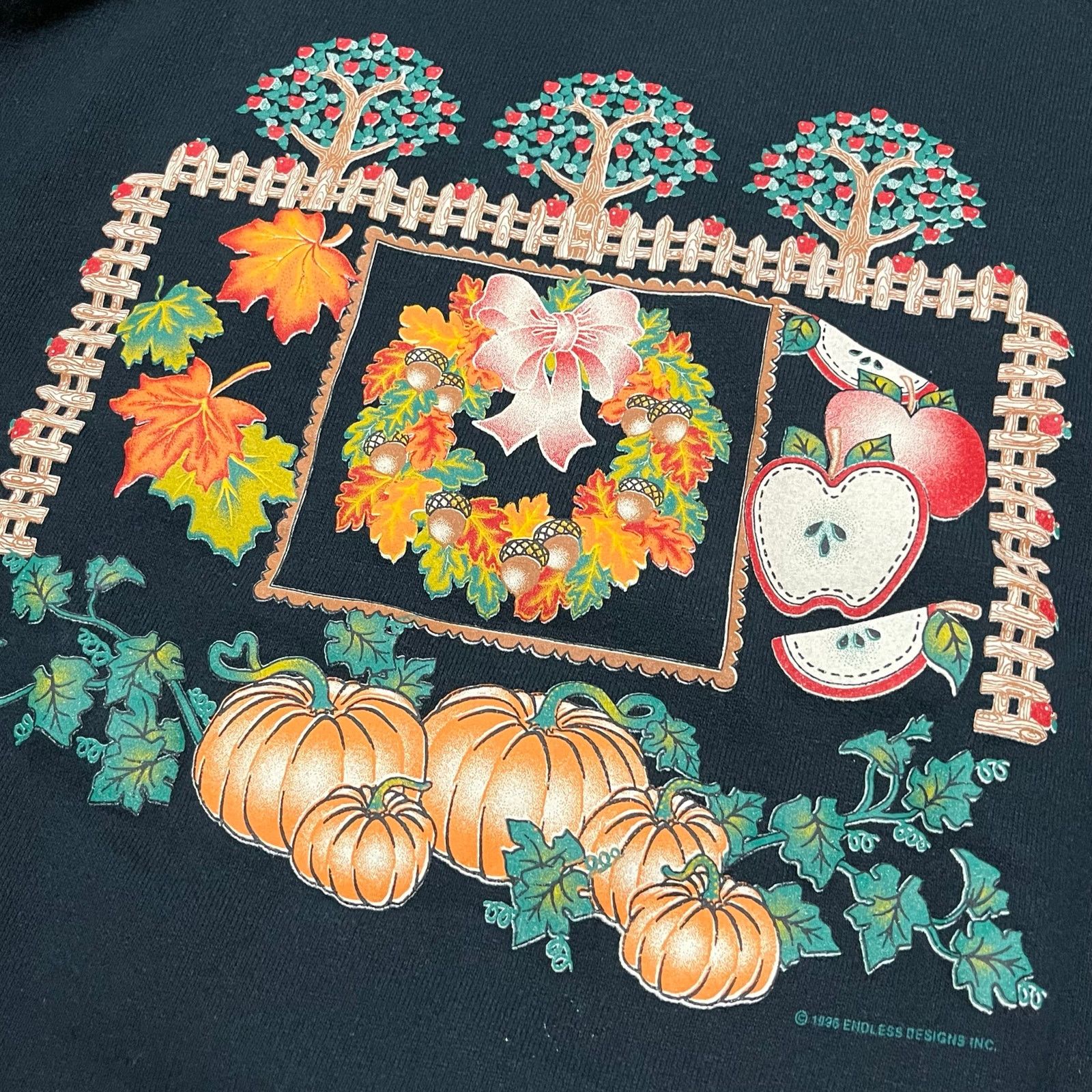 Other Vintage 96 Fall Pumpkins Apple Wreath Black Graphic Crewneck Size US L / EU 52-54 / 3 - 3 Thumbnail