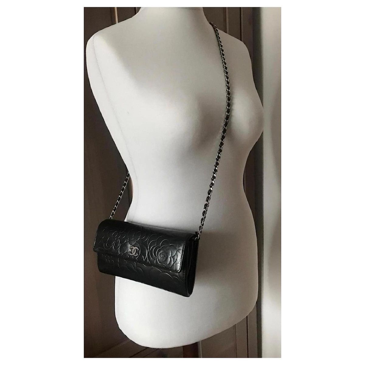 Chanel Authentic Chanel camellia wallet in black lambskin leather Size ONE SIZE - 15 Thumbnail