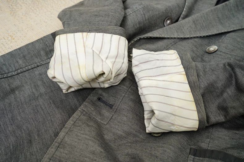Comme des Garcons comme des garcons Silk blend suit jacket 2503-Nextarrow Size US S / EU 44-46 / 1 - 8 Thumbnail