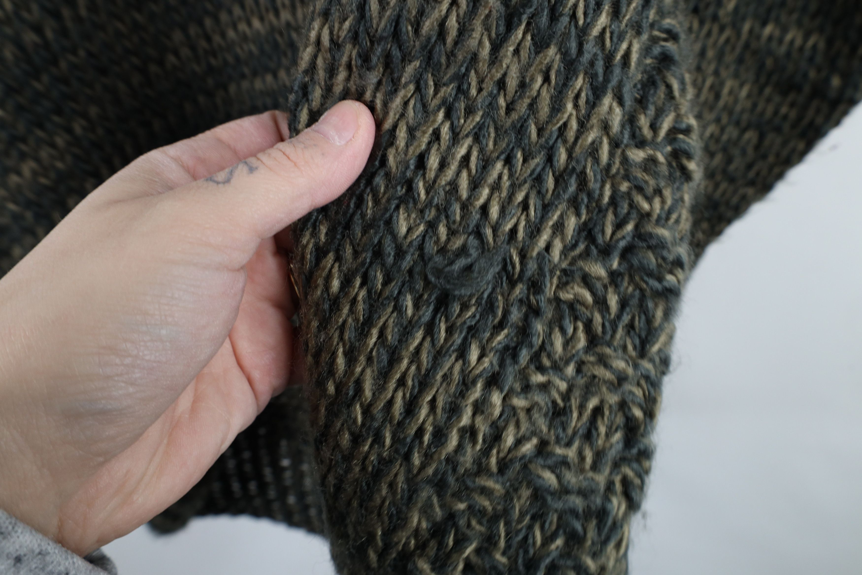 Vintage Vintage 90s Streetwear Chunky Crochet Cable Knit Sweater Size US L / EU 52-54 / 3 - 6 Thumbnail