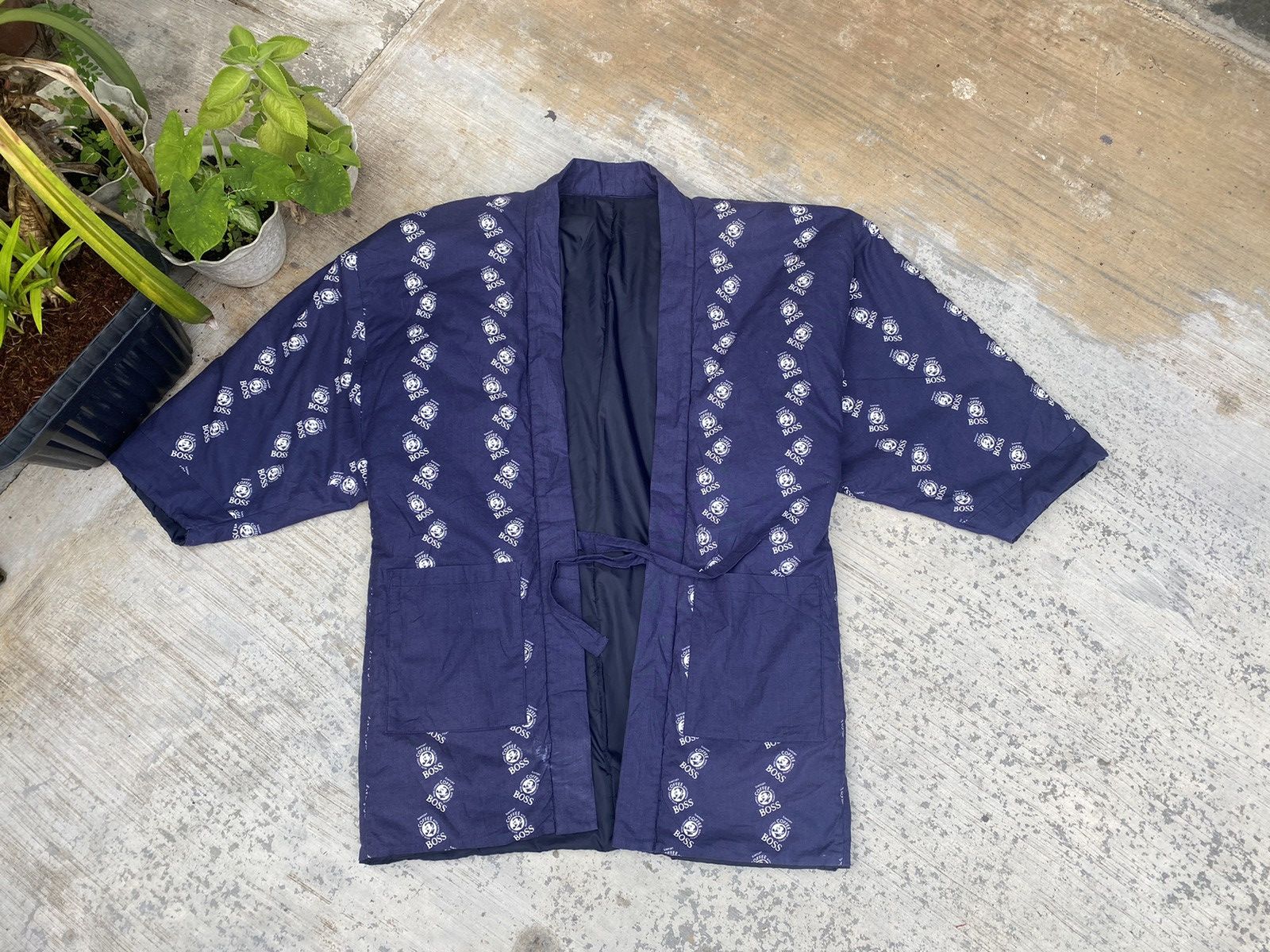 Japanese Brand Vintage Suntory Coffee Boss Monogram Kimono Size US L / EU 52-54 / 3 - 1 Thumbnail