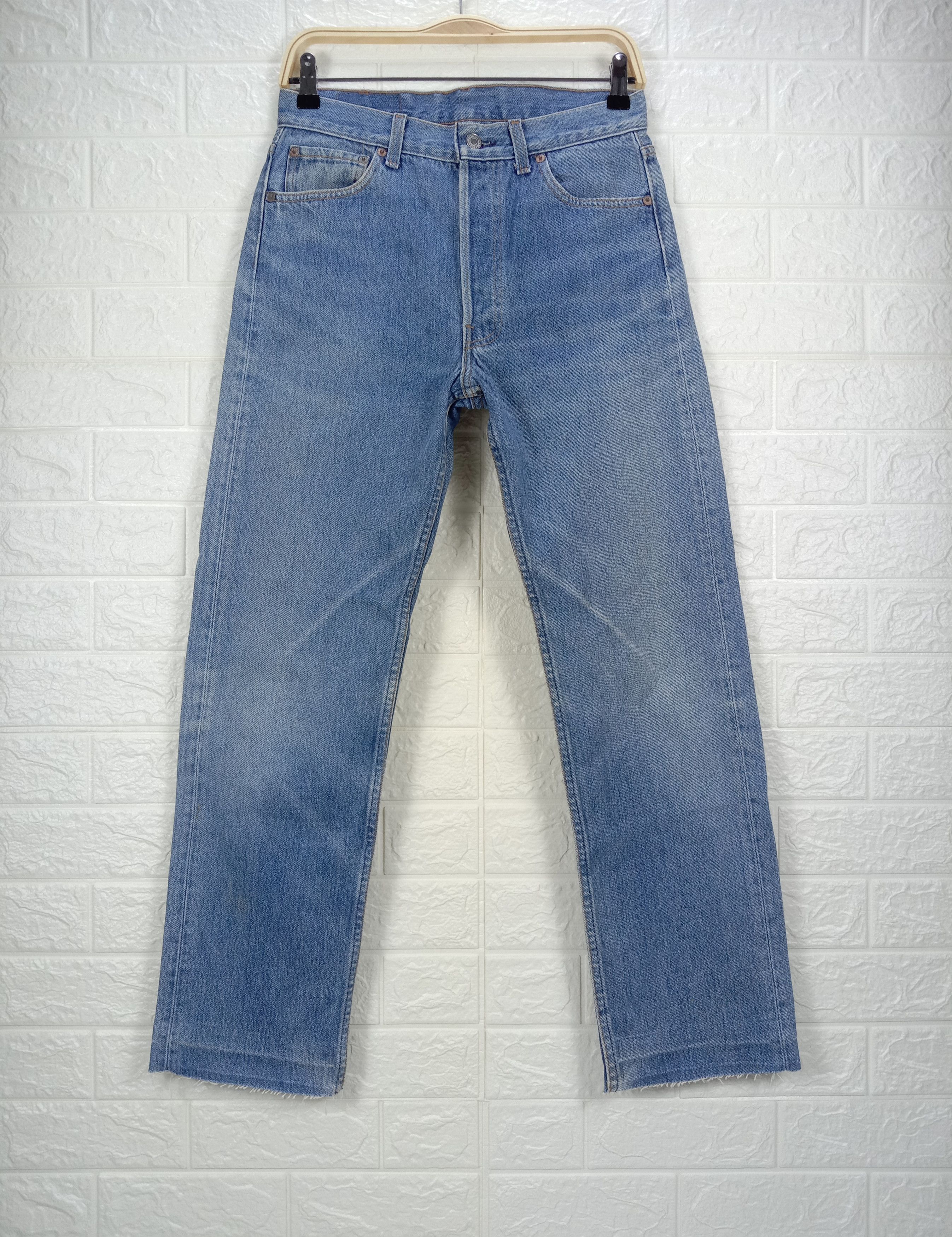 Levi's Vintage Levi's 501 Jeans Blue Wash Buttons Fly Denim Size 29" - 1 Thumbnail