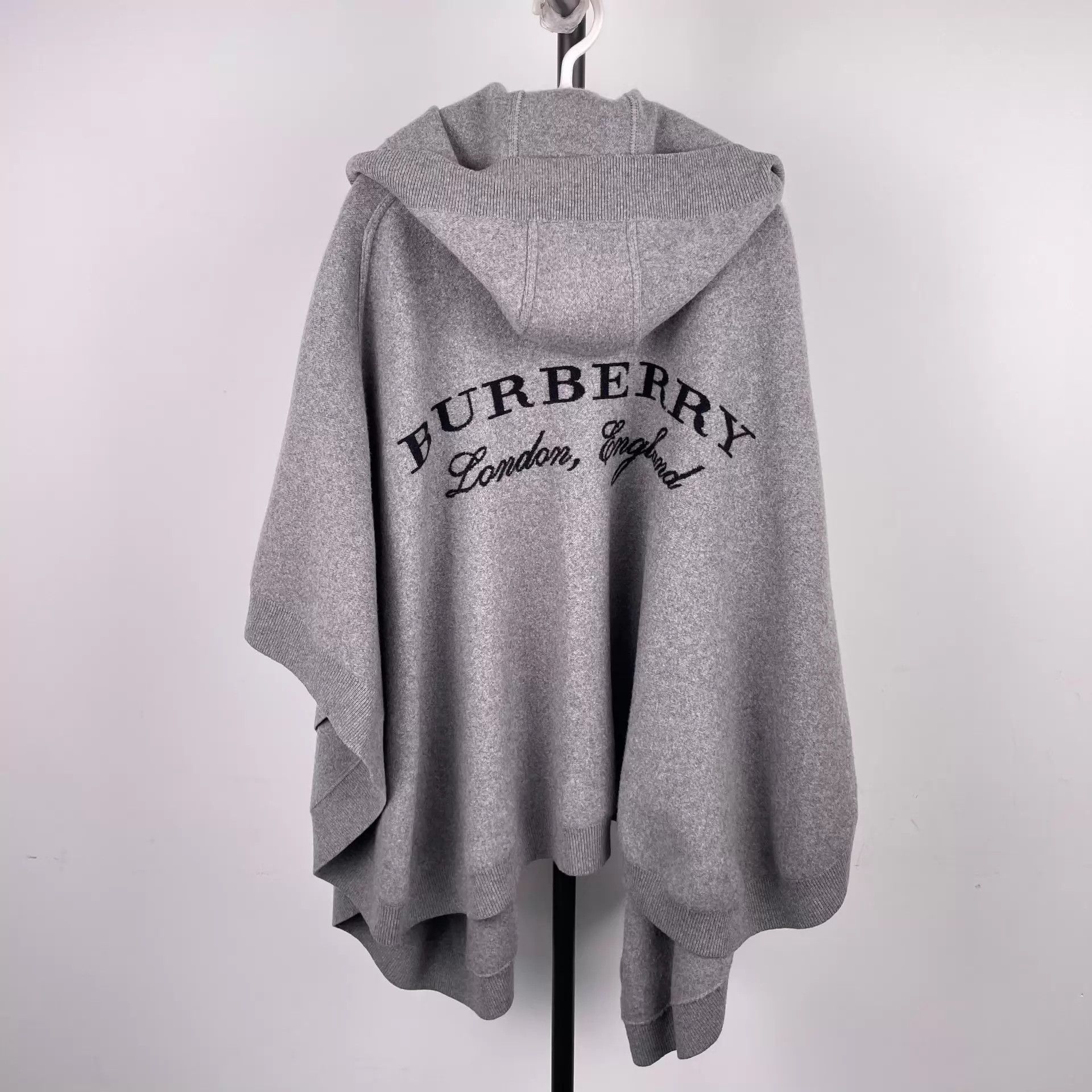 Burberry Burberry Gray Wool Shawl Size ONE SIZE - 2 Thumbnail