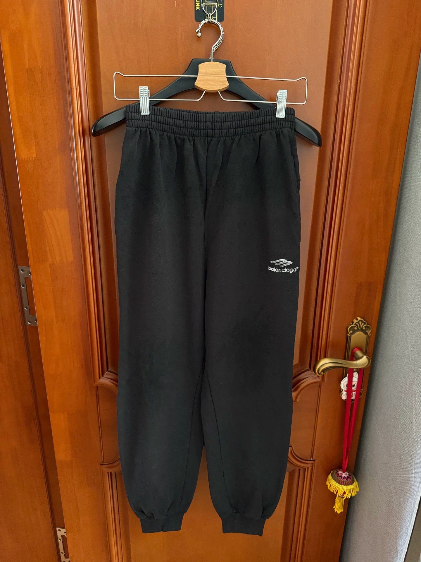 Balenciaga Balenciaga mud-dyed 3B logo trousers Size 25" / US 0 / IT 36 - 1 Thumbnail