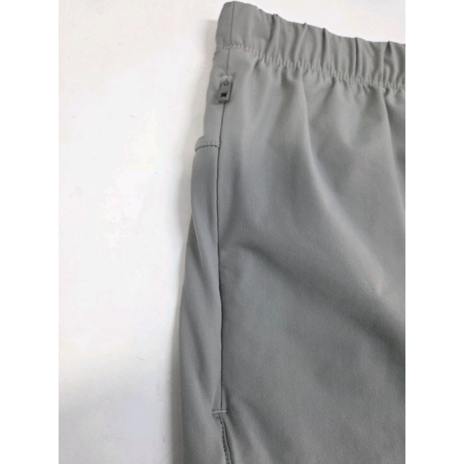 Fabletics Fabletics Mens Training Shorts Front Zip Pocket Drawstring Liner Light Grey 34 Athletic Shirt Short - Mens Size US 33 - 4 Thumbnail