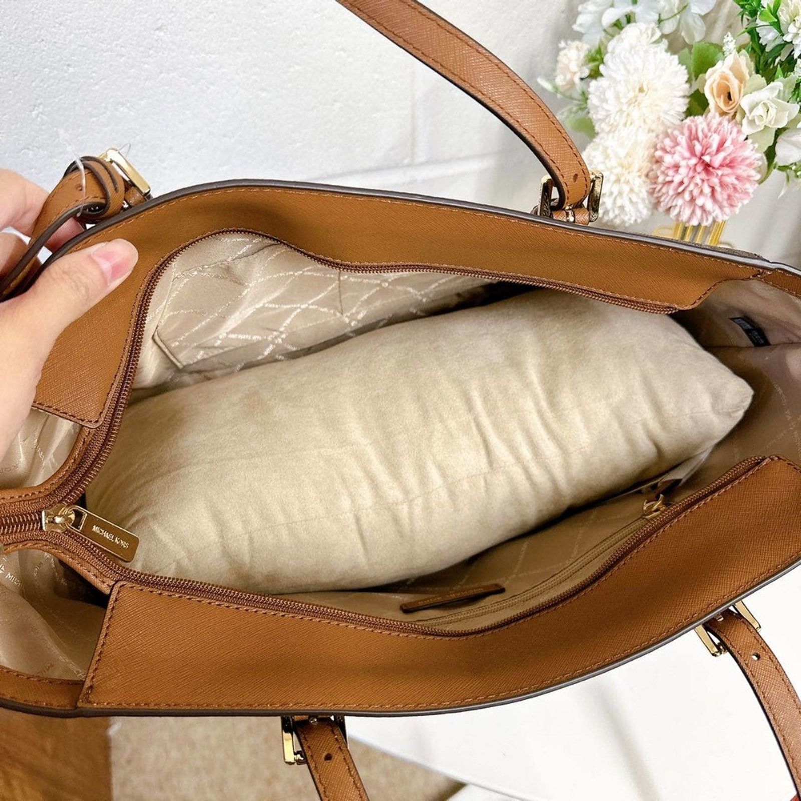 Michael Kors Michael Kors 35S1G2GT7B Women's Gilly Large Signature Tote Size ONE SIZE - 5 Thumbnail