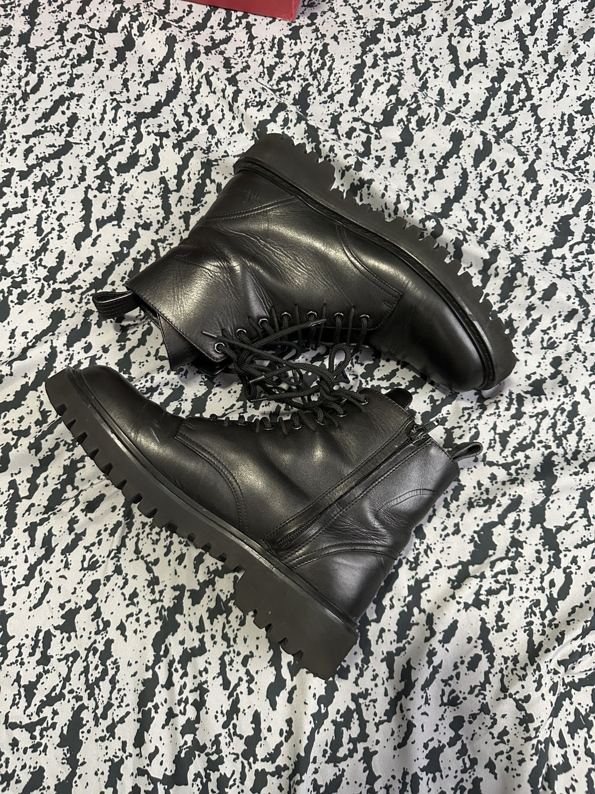 Valentino Valentino Garavani Men Combat Leather Boot Size US 8 / EU 41 - 8 Thumbnail