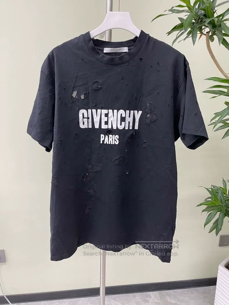 Givenchy Givenchy Lettering Print Ripped Short Sleeve Black Size US XS / EU 42 / 0 - 1 Thumbnail
