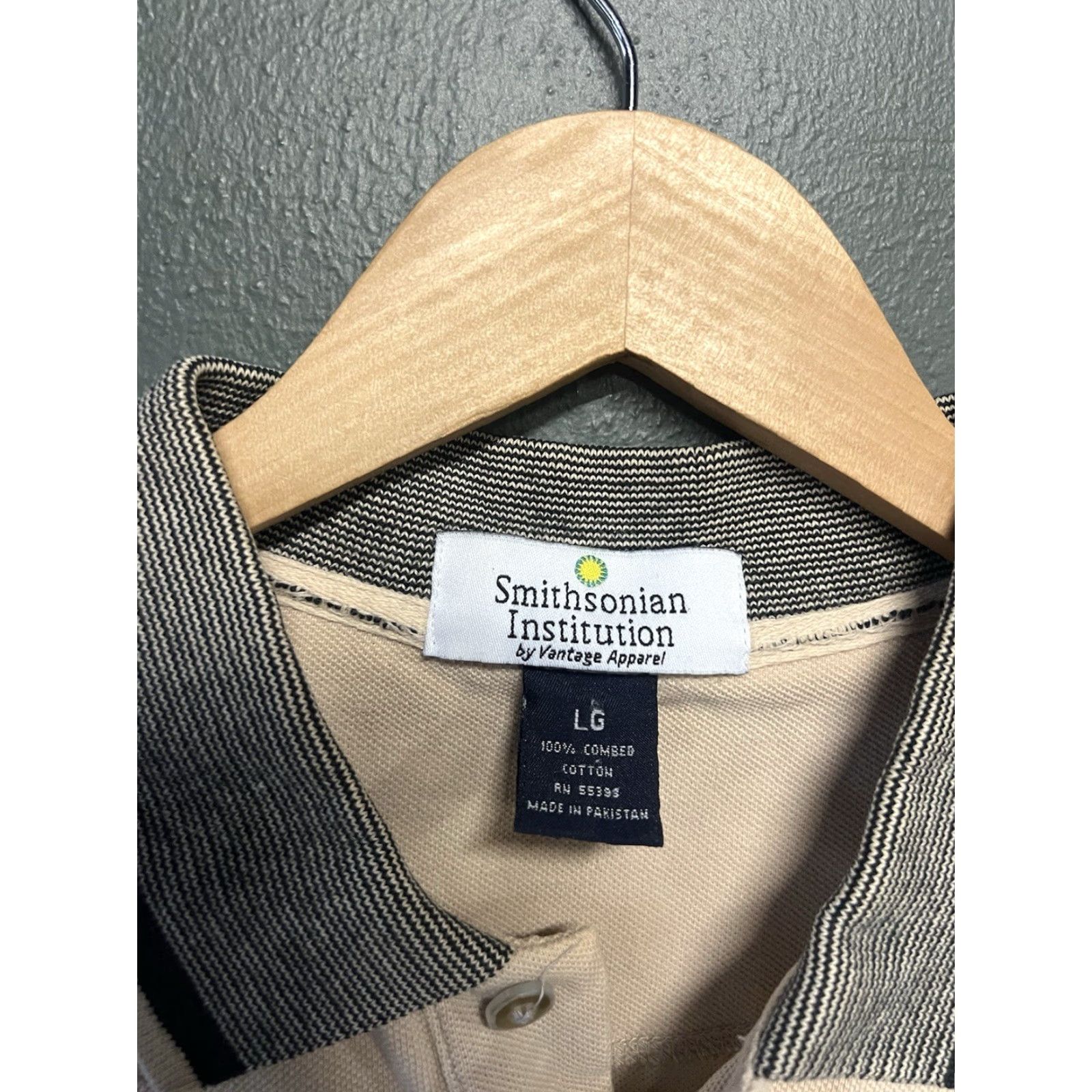 Vintage VINTAGE Smithsonian Institution Polo Shirt Mens Beige Short Sleeve Commander in Chief L Shirt Mens Beige Short Sleeve Polo Commander in Chief L Size US L / EU 52-54 / 3 - 3 Thumbnail