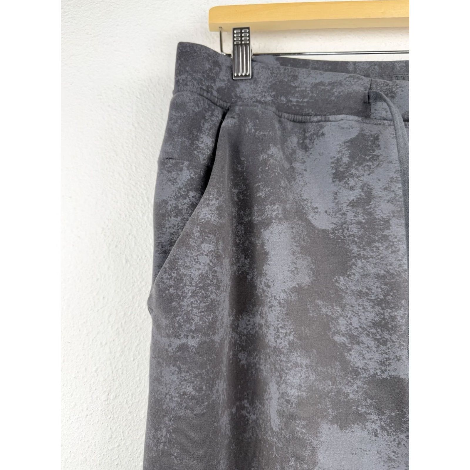 Lululemon Lululemon City Sweat Jogger Mens Large Gray Camo Athleisure Jogger Pants Size US 33 - 4 Thumbnail