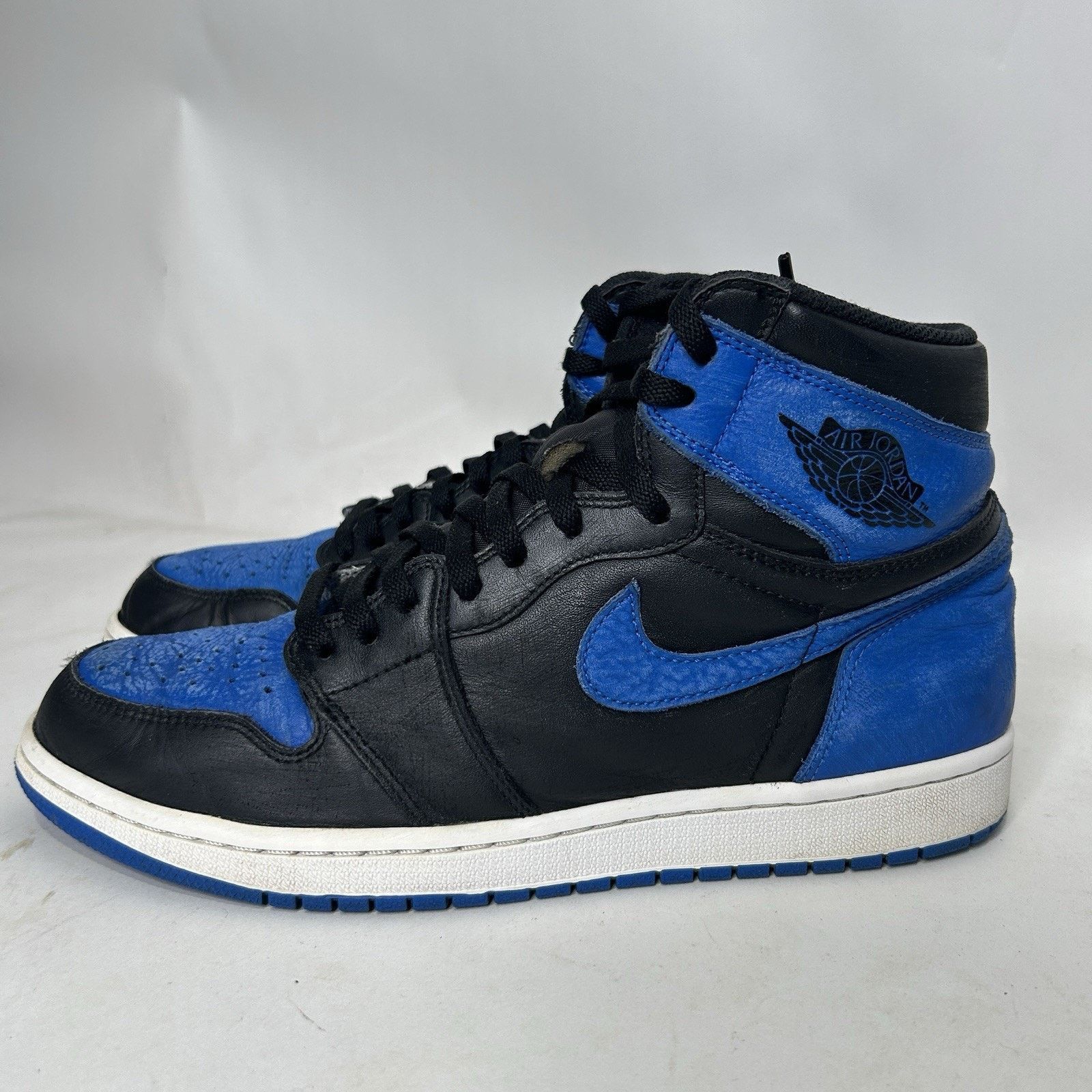 Jordan Brand Nike Air Jordan 1 Retro OG High “Royal” (2017) Size US 10.5 / EU 43-44 - 5 Thumbnail
