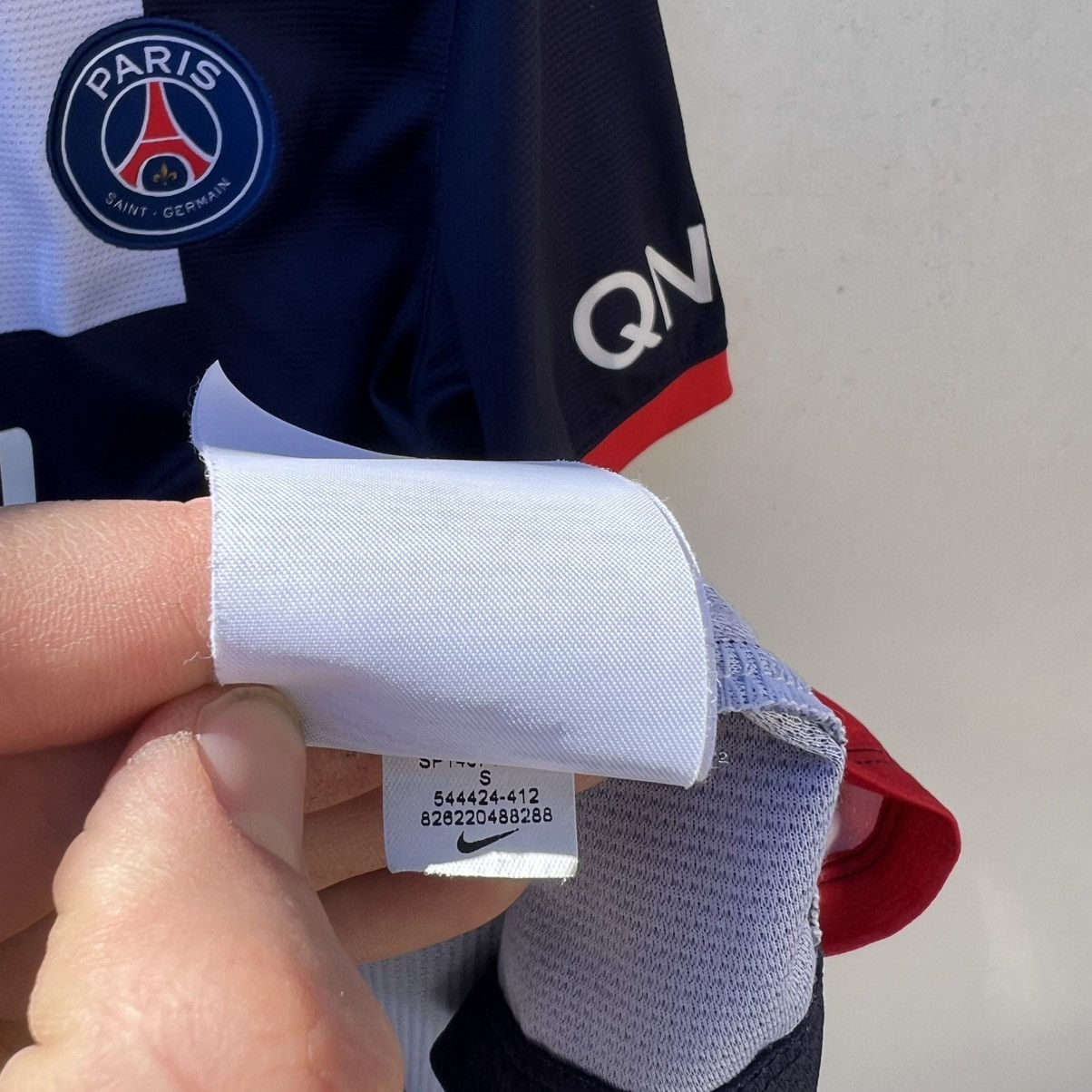 Nike PARIS SAINT GERMAIN 2014 2015 FOOTBALL SOCCER JERSEY NIKE Size US S / EU 44-46 / 1 - 10 Thumbnail