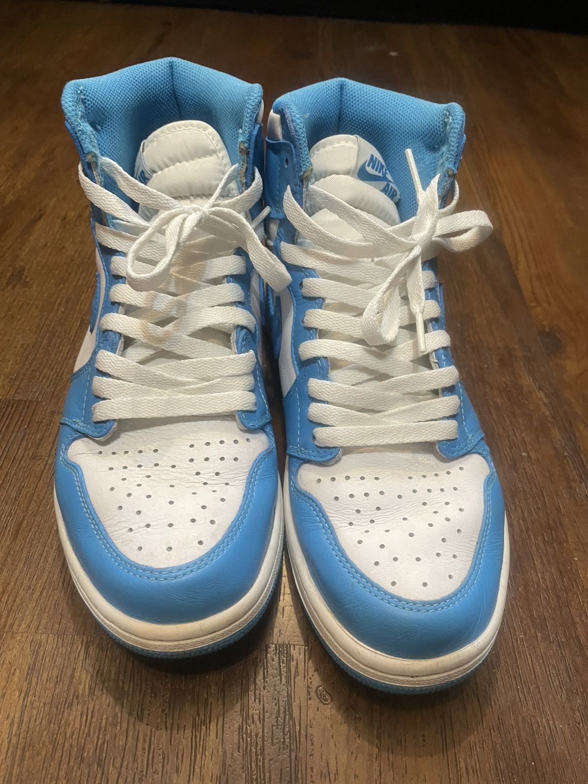 Jordan Brand Air Jordan 1 UNC 2015 Size US 9 / EU 42 - 2 Thumbnail
