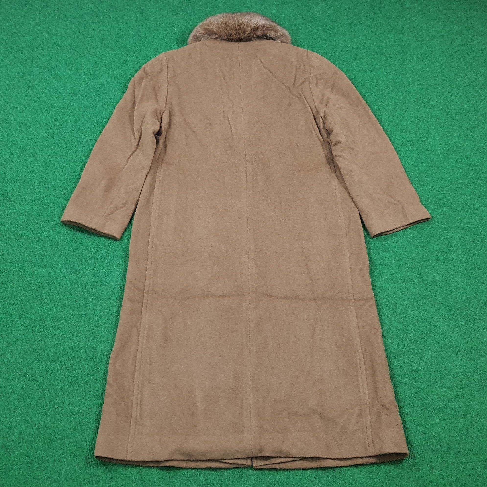 Vintage Tan Trench Coat by Dormeuil Paris Fauz Fur Collar C306N4 Size US L / EU 52-54 / 3 - 3 Thumbnail