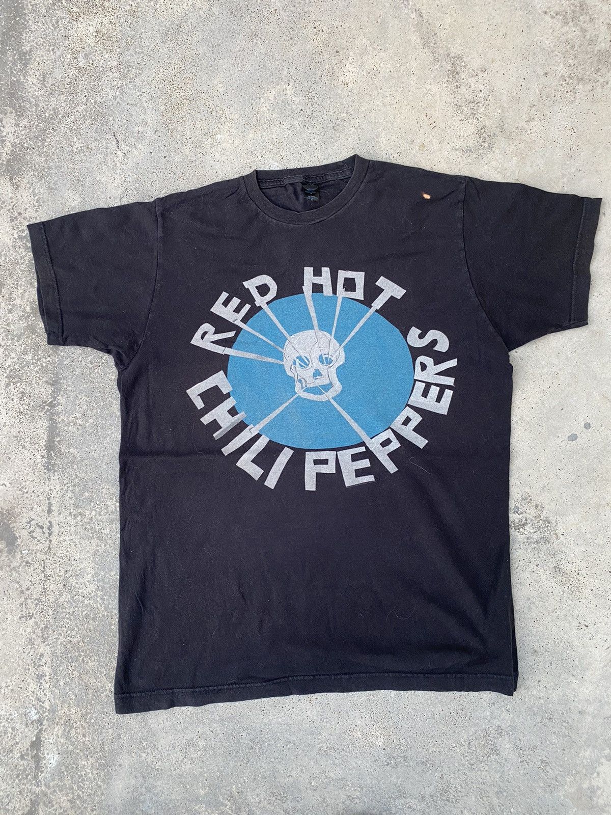Band Tees 2000s Red Hot Chili Peppers Skull T-Shirt Size US M / EU 48-50 / 2 - 1 Thumbnail
