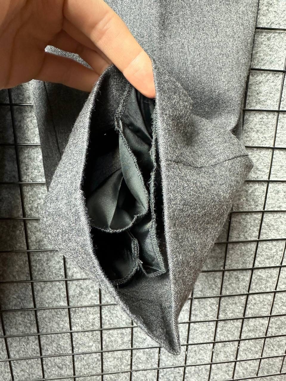 Givenchy Givenchy cropped pants formal wool size 46 Size 32" / US 10 / IT 46 - 5 Thumbnail