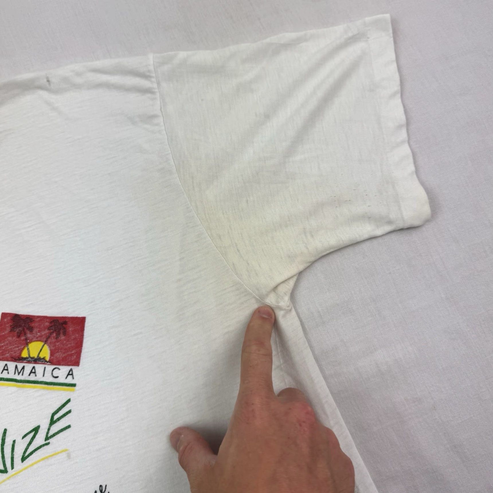Vintage VINTAGE Jamaica Rasta T-Shirt Adult Medium White Graphic Print Grunge 80s Mens Size US M / EU 48-50 / 2 - 3 Thumbnail