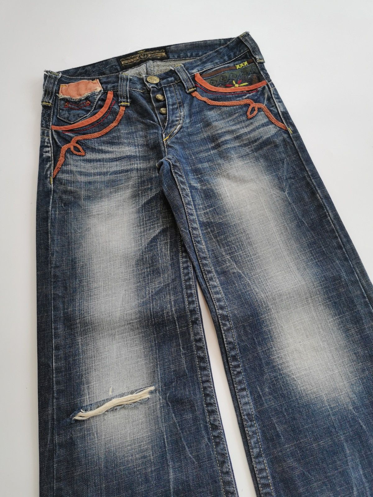 Japanese Brand Flared Bootcut Studio Red Pepper Embroidery Jeans Size 28" / US 6 / IT 42 - 7 Thumbnail