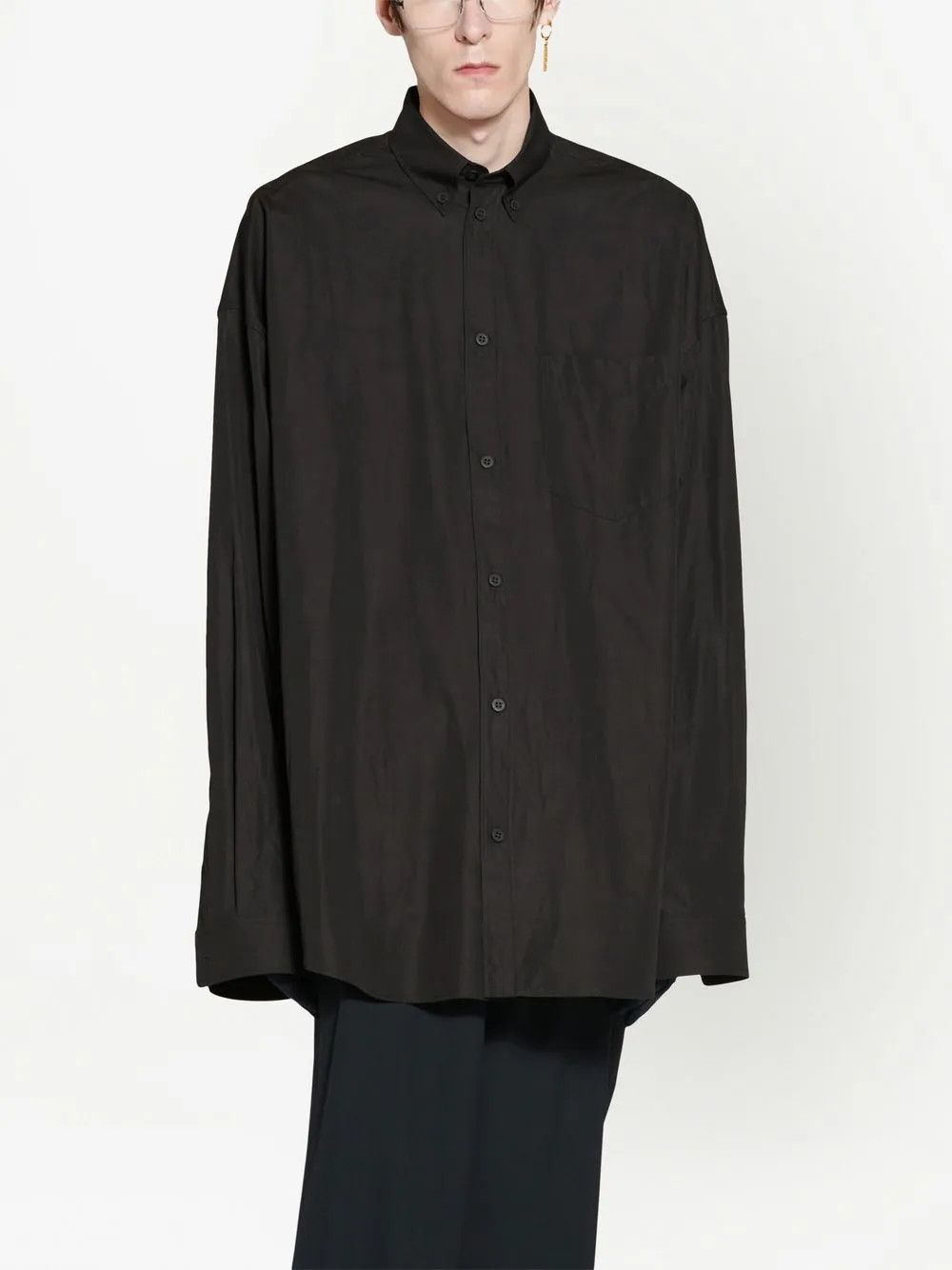Balenciaga o1w1db10825 Shirt Oversized in Black Size US S / EU 44-46 / 1 - 2 Thumbnail