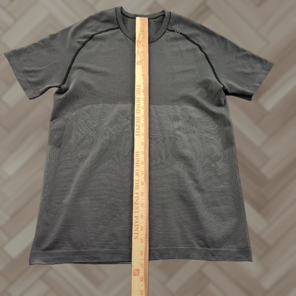 Lululemon Lululemon Short Sleeve Seamless Athletic Shirt Men’s Small Gray T-Shirt Athletic Size US S / EU 44-46 / 1 - 1 Thumbnail