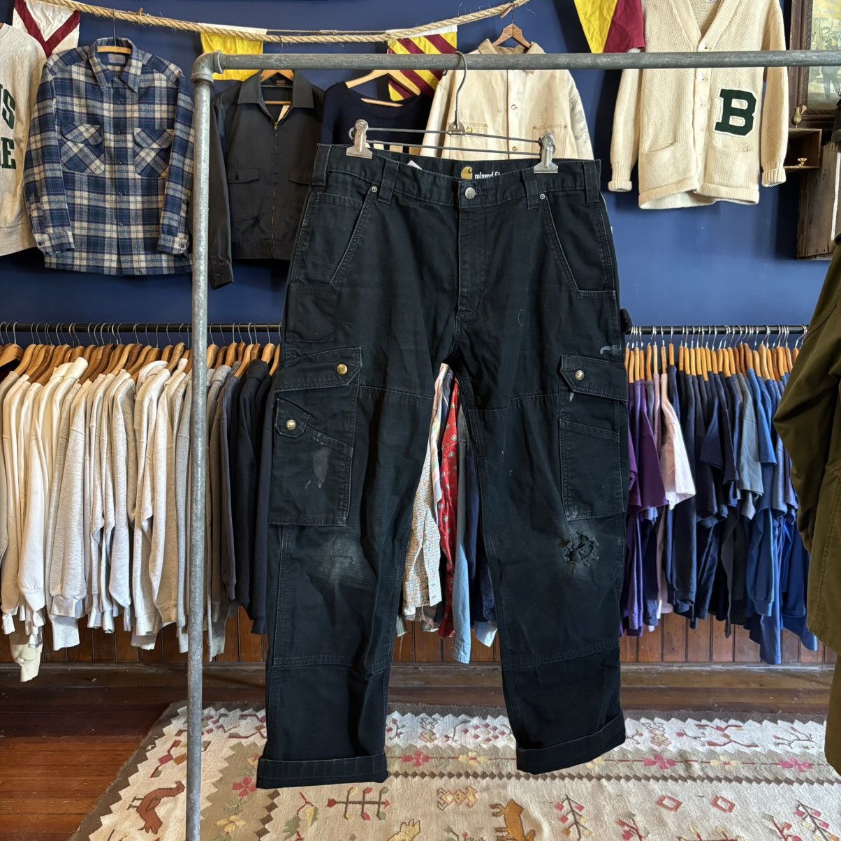 Carhartt × Vintage Vintage 00s Carhartt Distressed Black Canvas Cargo Pants Size US 34 / EU 50 - 1 Thumbnail
