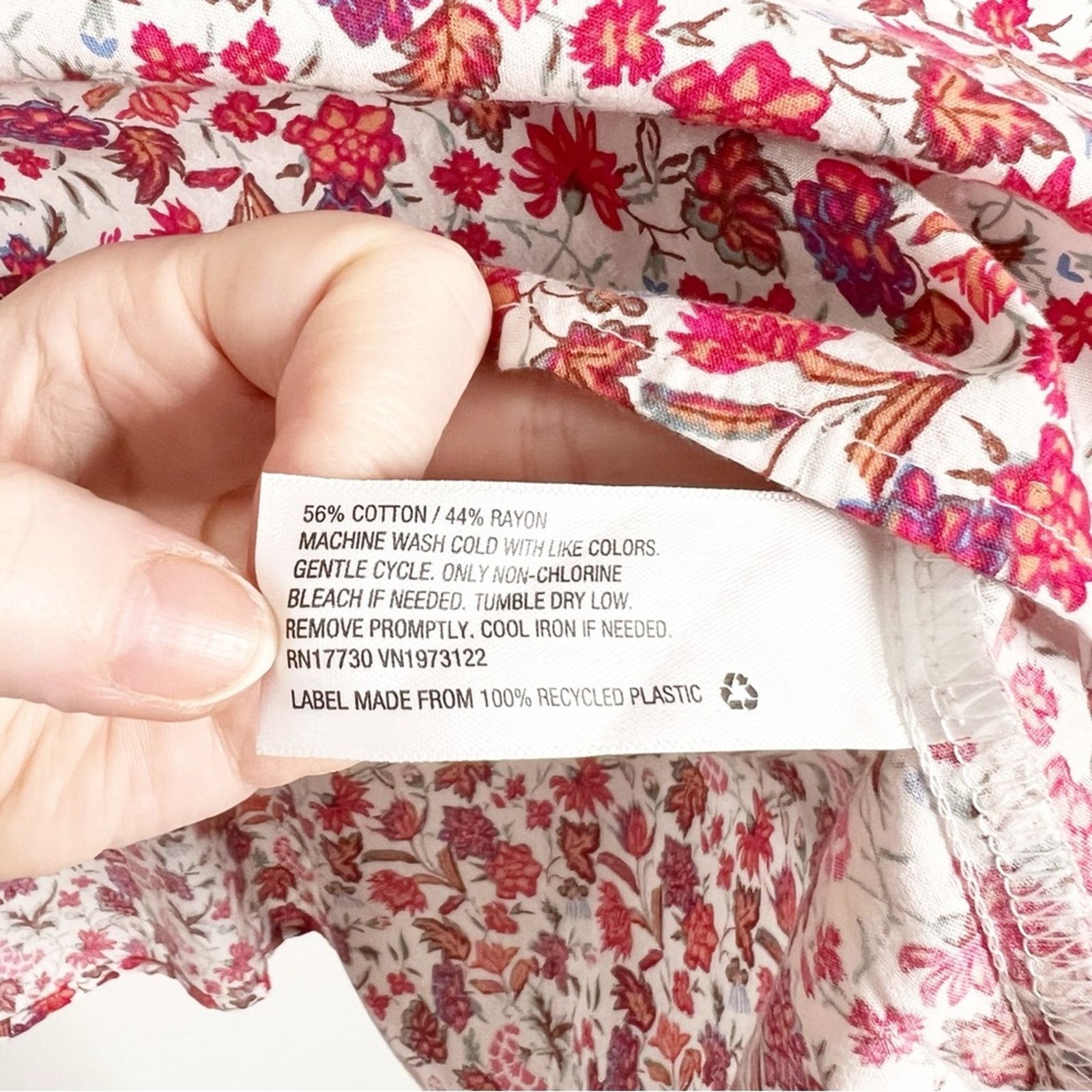 Target Basics Universal Thread Women’s Floral Red Flare Blouse Size M / US 6-8 / IT 42-44 - 13 Thumbnail