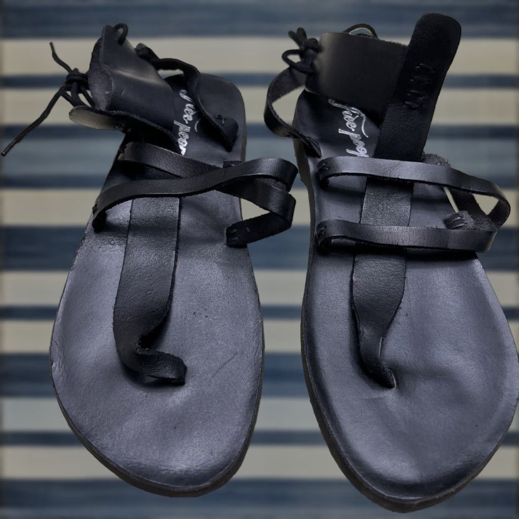 Free People Sandal Women's Size 9 Black Leather Thong Flat Gladiator Sandals Womens