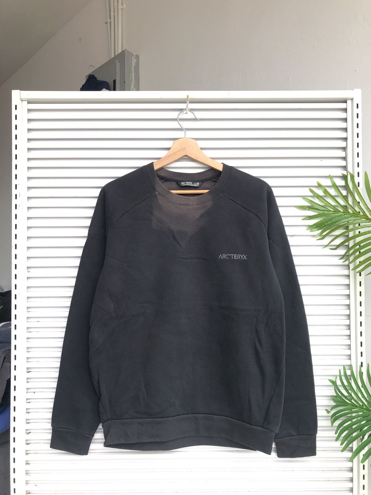 Arc'teryx Vintage Arcteryx Sun Faded Crewneck Size US S / EU 44-46 / 1 - 1 Thumbnail