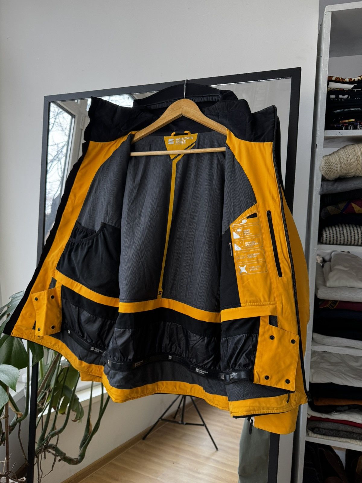 Other Mountain Forse ski jacket size 52 Size US L / EU 52-54 / 3 - 7 Thumbnail